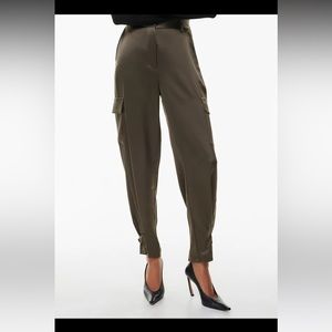 Aritzia/Babaton Refined Satin Cargo Pant size 4